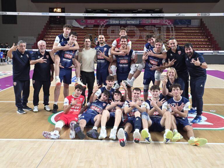 SERIE D: IL VOLLEY NOVARA TRAVOLGE SANTHIÀ 3-0 E FA FESTA IN CASA